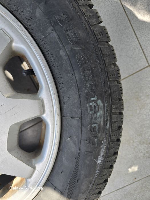 Зимние шины  с дисками R16