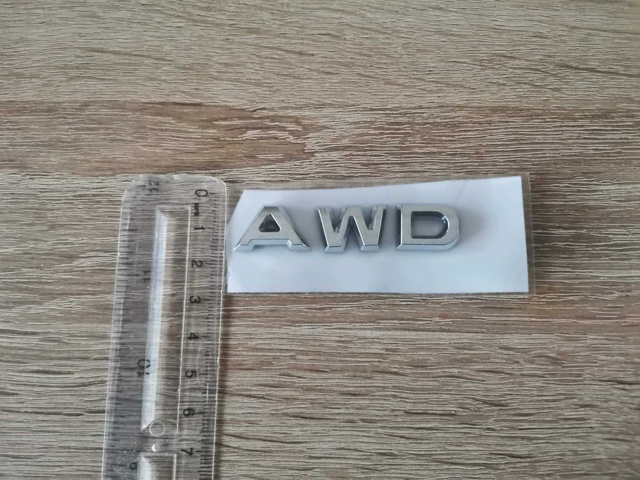Сребрист надпис Mazda AWD
