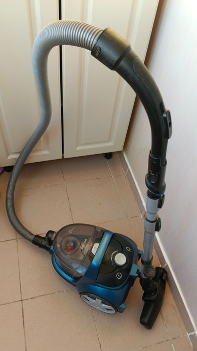 Пылесос Philips 2000W