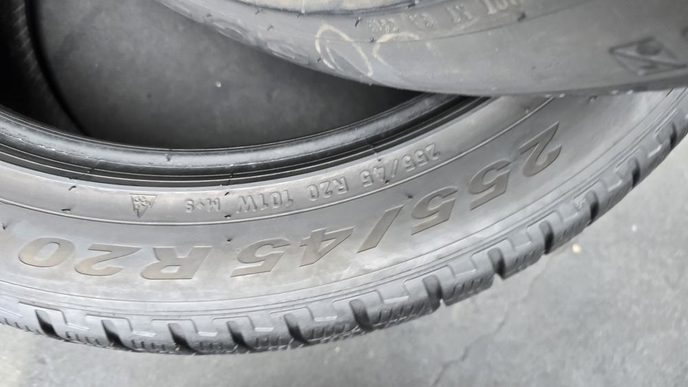 2 anvelope iarnă Pirelli 255/45/20
