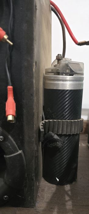 Subwoofer si statie pentru auto