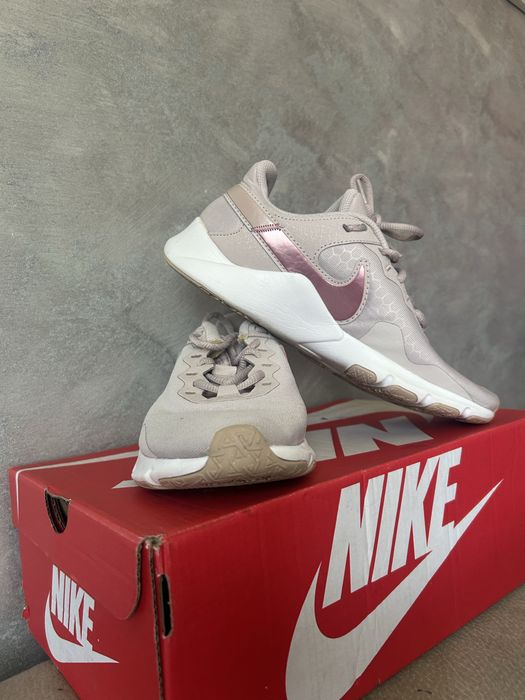 Маратонки Nike 39