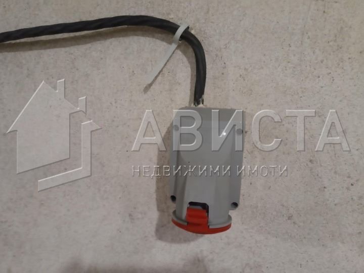 Дава се под наем Гараж / Паркомясто в София, Лозенец - 75 кв.м за 408 € - Снимка #3