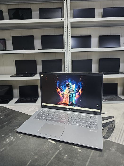 Ноутбук Asus X515J

Характеристики:
Дисплей: 15.6 дюймов(FullHD)
Проце