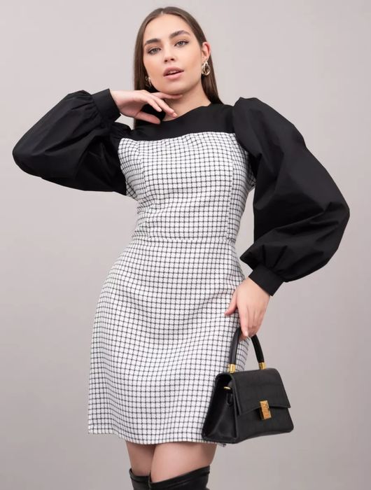 Красивое платье.