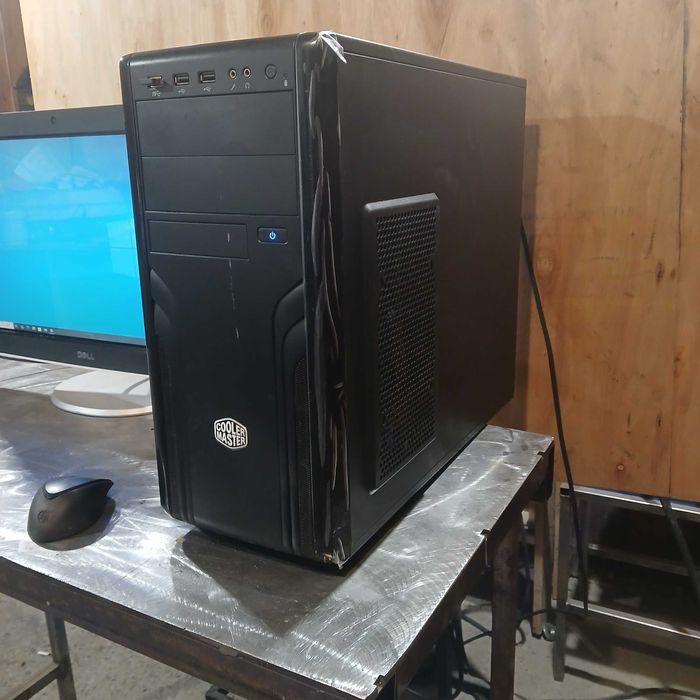 Геймърски компютър RTX 3060 12GB / Ryzen 5 / 32GB RAM + Монитор