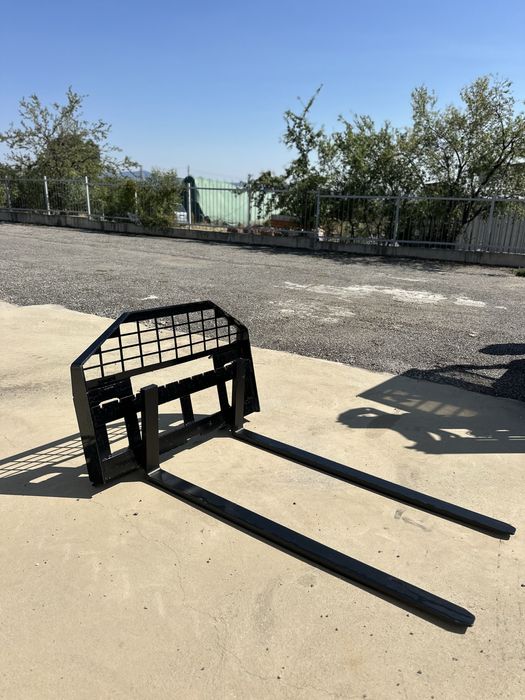 Палетни вилици за мини челен товарач