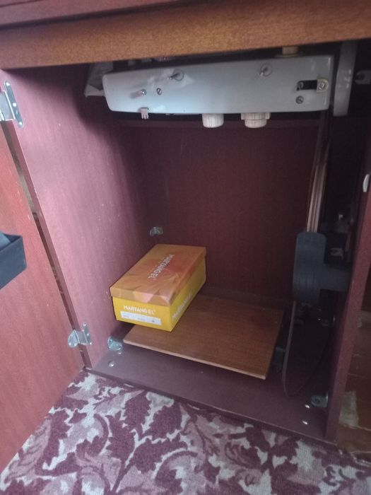 Швейная машинка Чайка