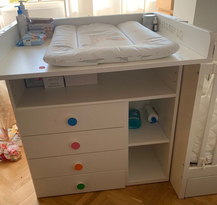 Patut + masa de infasat bebe de la 0 la 2 ani(ikea)