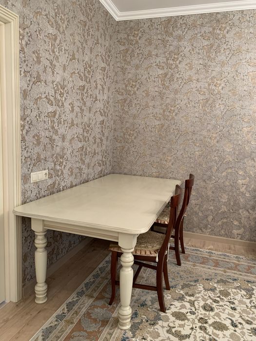 Продается обеденный стол