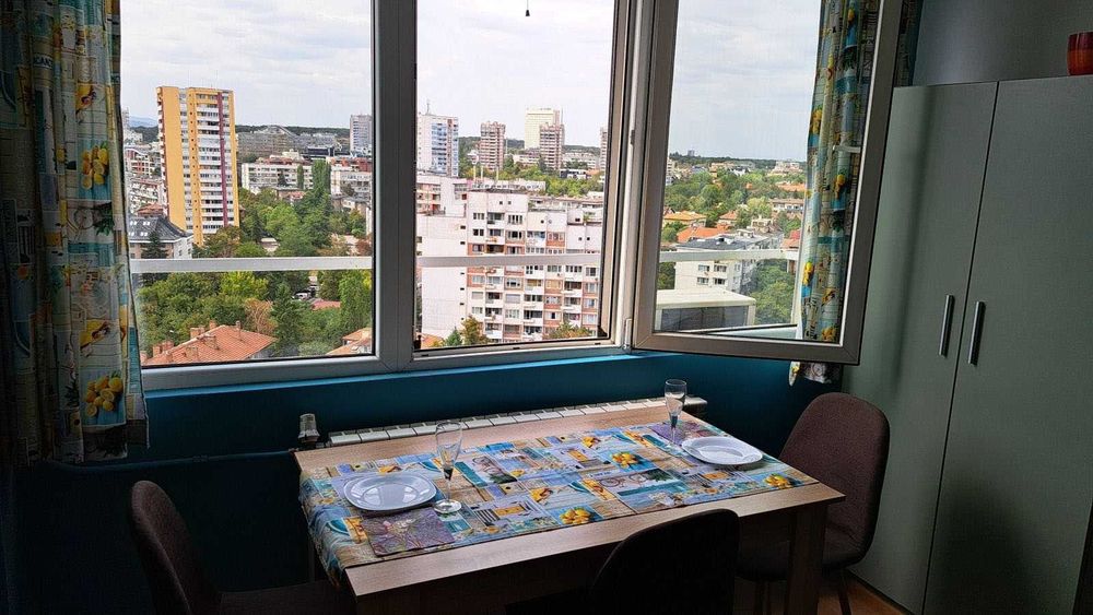 Двустаен ап. под наем в кв. Изток