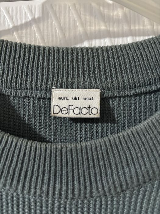 свитшот темно зеленого цвета