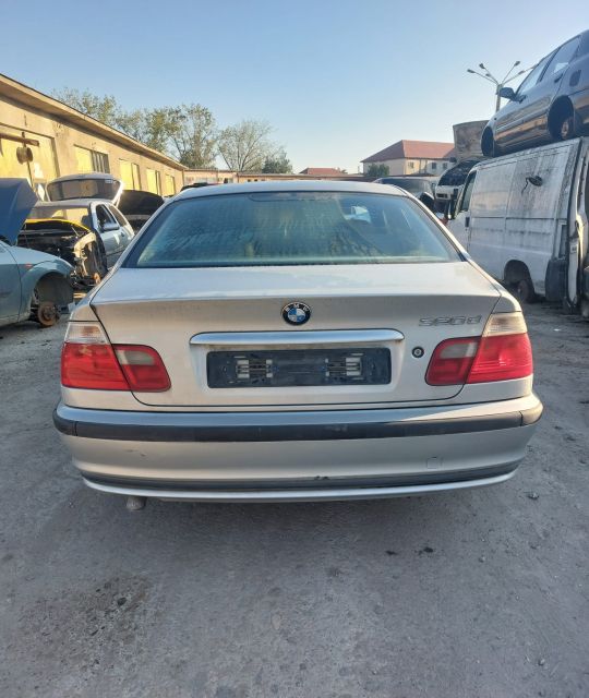 Torpedou BMW Seria 3 2001 320d MT (136 hp)