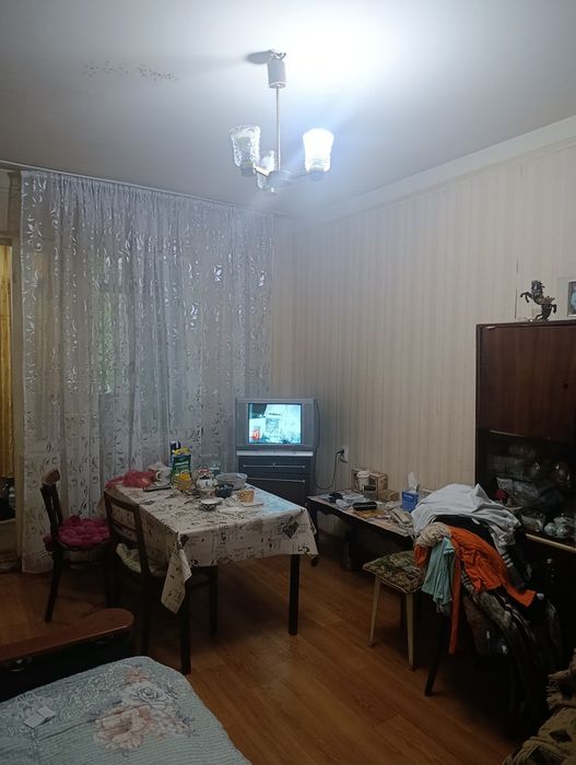 Продаю 2 комнатную квартиру на первом этаже улица Шолохова 61 школа