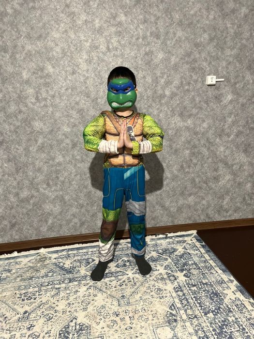 Продам  корнавальный костюм