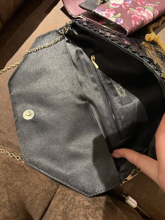 Клатчи и сумка Guess