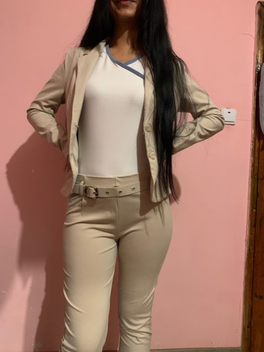 Дамски елегантен костюм