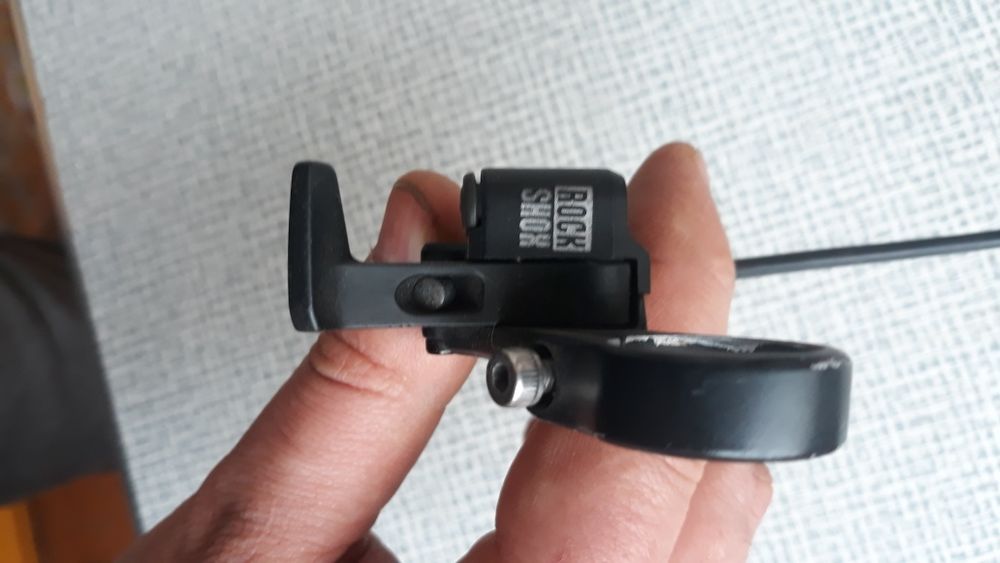 Продам срочно добротную вилку для велосипеда