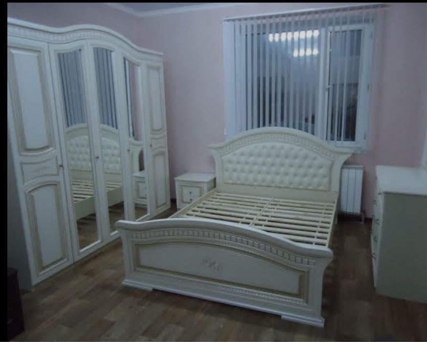 Продам распашной шифоньер