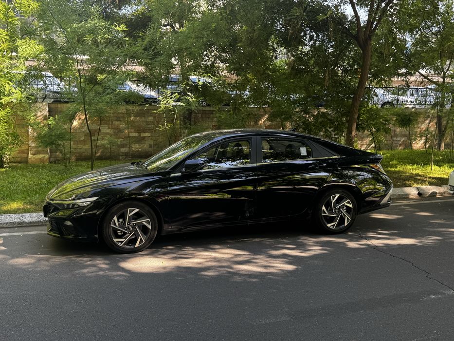 Hyundai Elantra 2023 йил