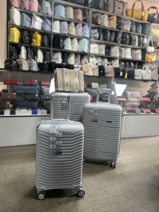 Высокопрочные Чемоданы