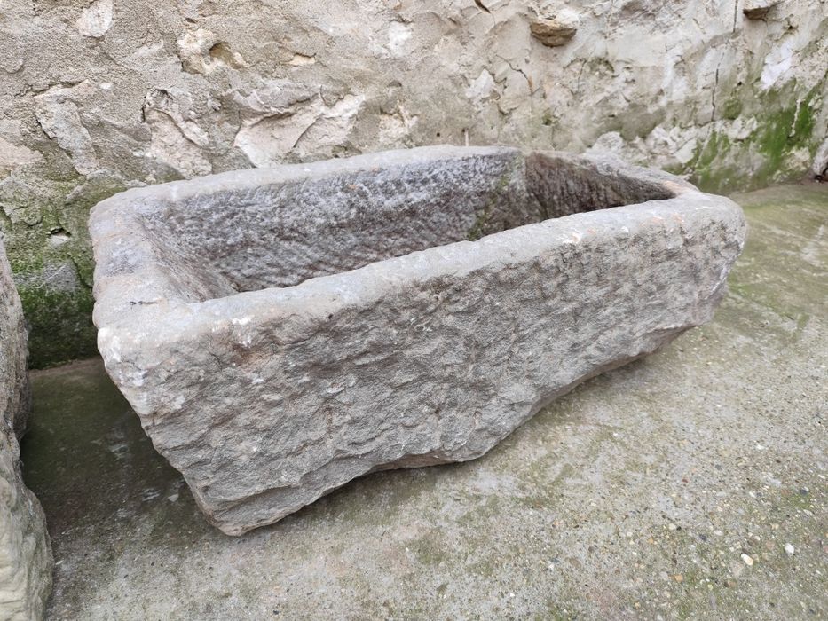 Каменно корито...