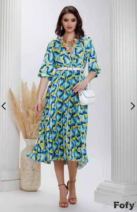 Rochie eleganta din saten multicolor cu fusta plisata si curea, mas 38