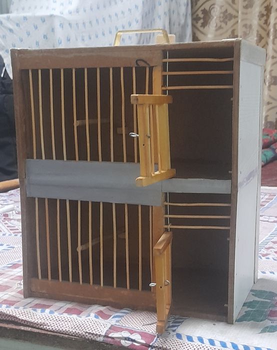 Клетка для птиц и мини лавушка