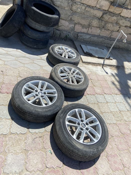 Продам диски с покрышками R 16