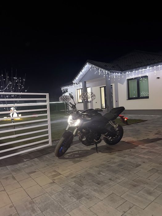 Motor yamaha MT 125