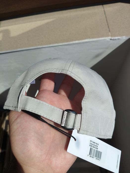 Calvin Klein Golf sapca unisex gri deschis cu logo mic OS noua originala