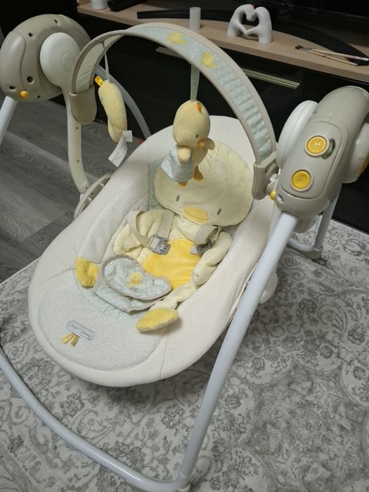 Vand balansoar electric bebeluși  cu  6 trepte de viteză  'melodii   stare foarte bună fara defecte  ' Foarte curat si igienizat!!