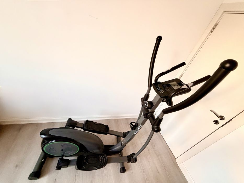 Bicicleta fitness eliptica Zipro