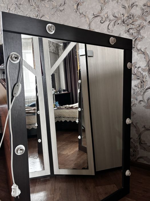 Продаю зекрало с подстветкой