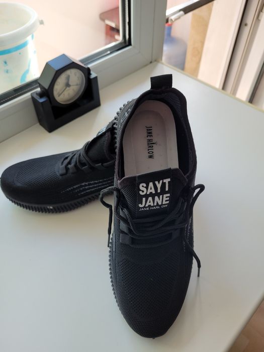 Продаю кроссовки мужские