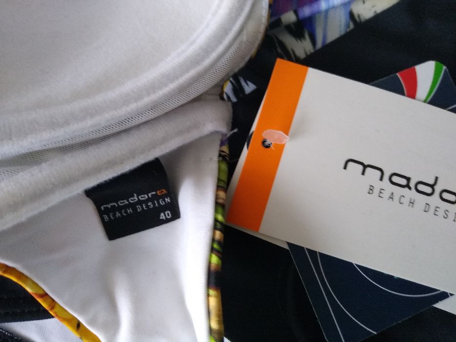 Madora нов бански с малка чашка