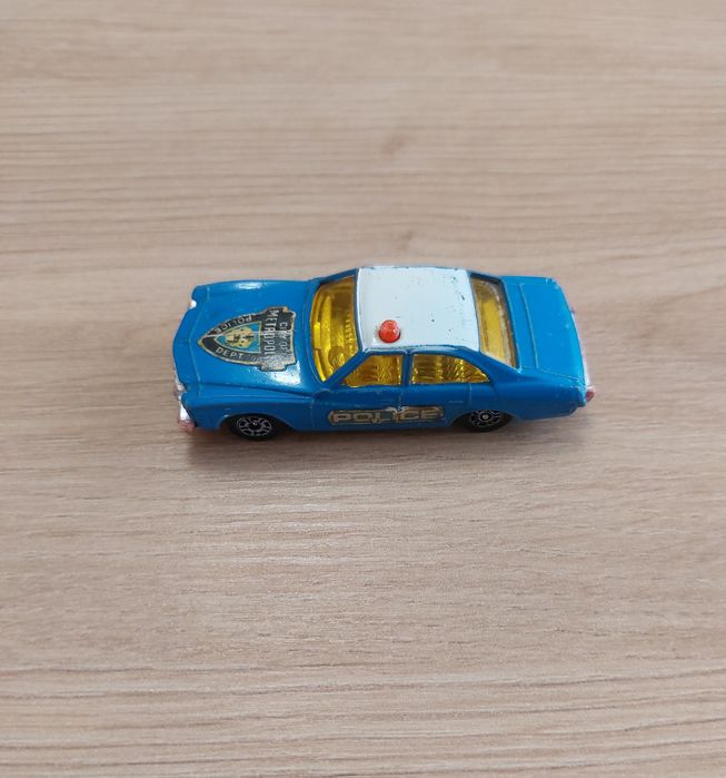 Метални колички - руска ВОЛГА, Buick Regal