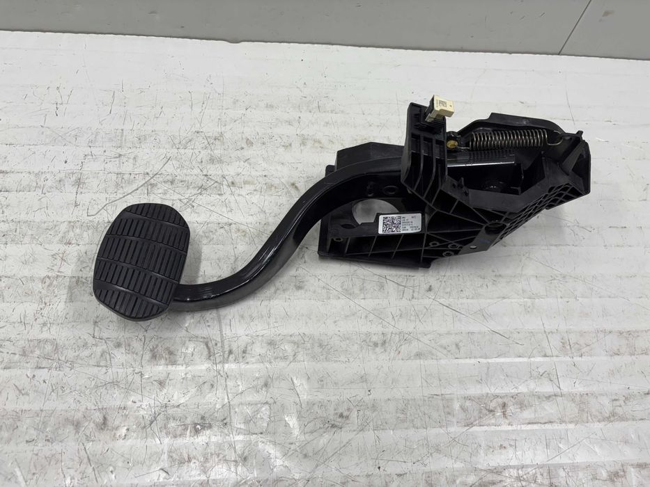 Педал Спирачка Ф40 Ф45 Ф48 Ф39 Педал Газ БМВ Ф-СЕРИЯ , Г-СЕРИЯ