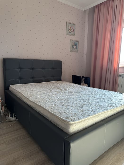 Продам кровать с ортопедическим матрасом