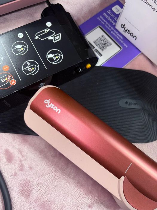 Placa de indreptat părul Dyson Airstrait Nouă