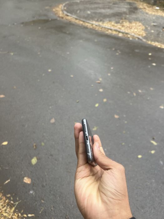 IPhone 11 64/74.