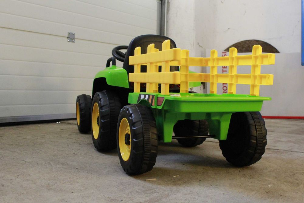 Tractoras electric Kinderauto BJ611 2x30W 12V cu remorca si RC Green