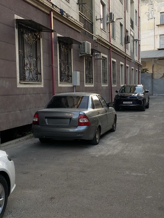 Приора 1,6 сотилади