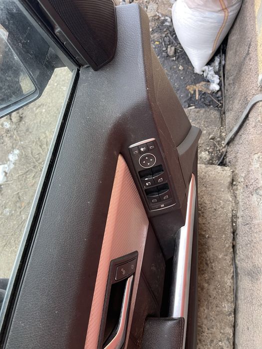 Usa stanga fata Mercedes Glk X204 an 2008-2015 portiera completa