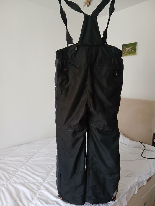 Pantaloni pentru ski