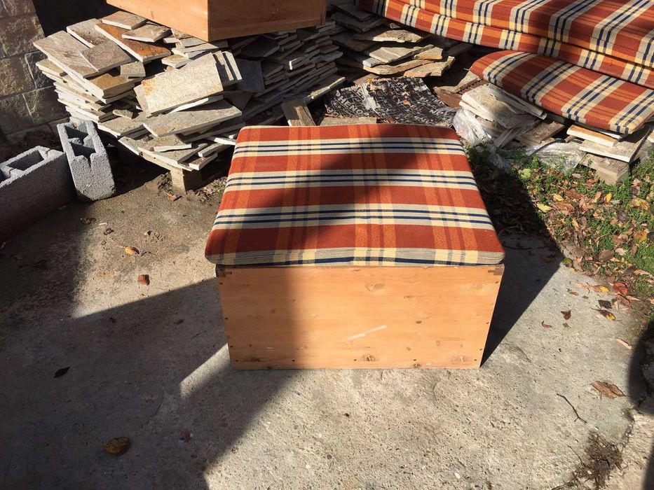 Продавам 3бр. нарове и два скрина