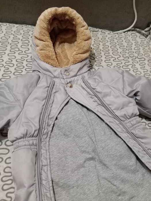Продам детский комбинезон пуховик
