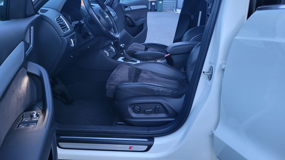 Vând Audi Q3 S-line Quattro 4X4 motor 2 L diesel euro 5 cutie automată 7+1 viteze numere rosii valabile(OFER FISCAL PE LOC) recent adus din Germania i