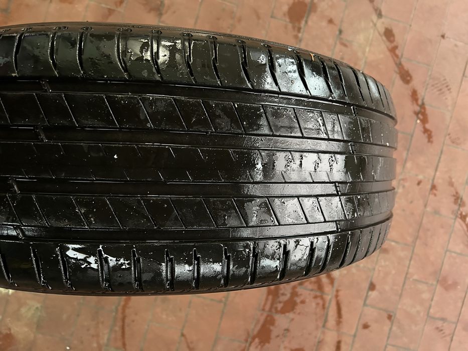 235/60R18 Michellin