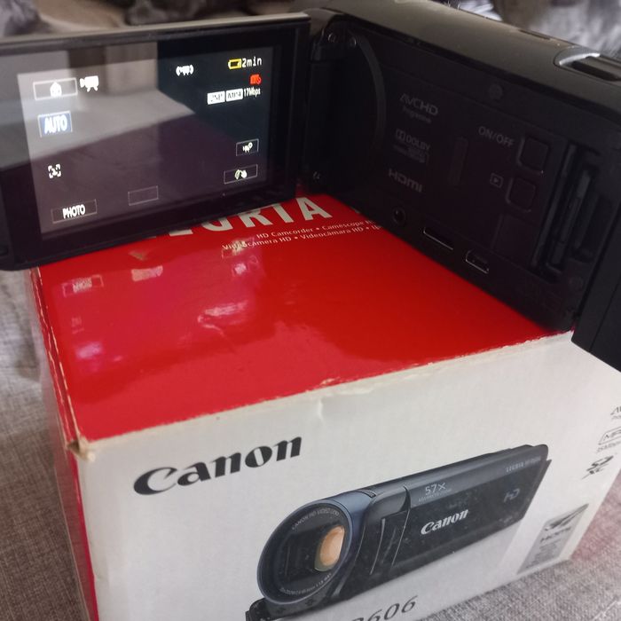Камера Canon LEGRIA HF R606